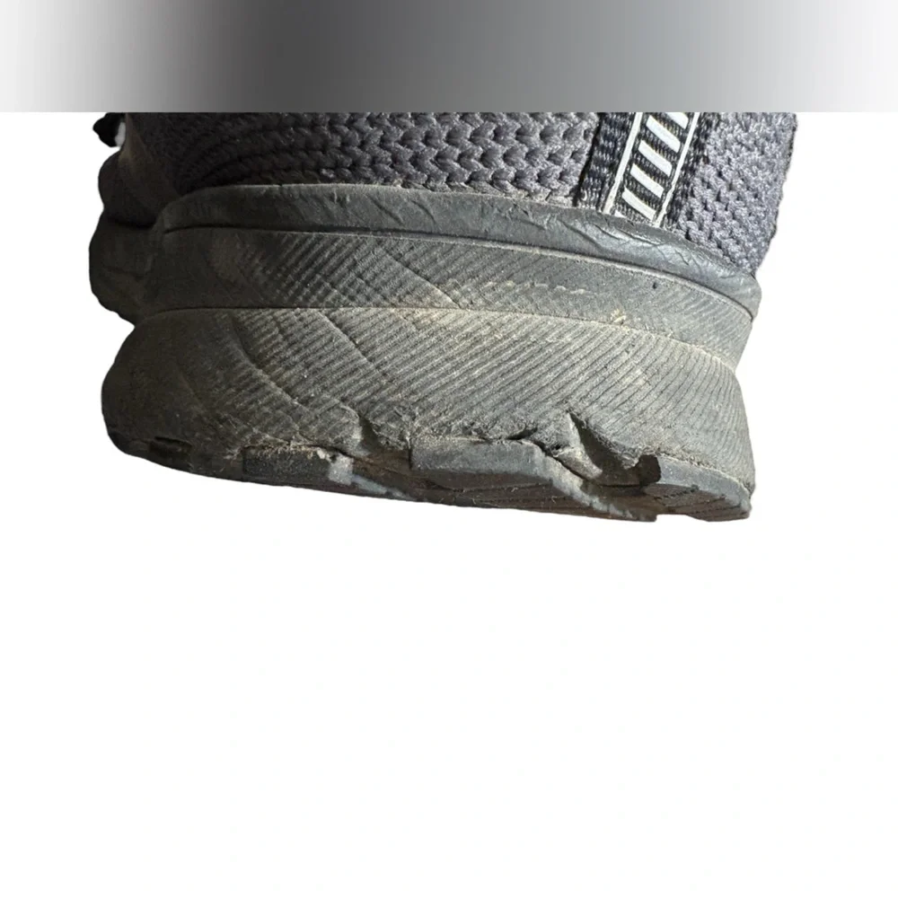 Brooks Men's Revel 4 Running Shoes Size 11 - Picture 13 of 16